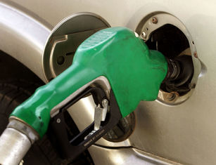 俄羅斯遭SWIFT制裁恐使原油供應中斷，引發國際油價飆漲。示意圖。（圖／GettyImages）