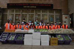 一群志同道合的朋友提議下成立慈馨食物銀行，成立有實體店面社區超市型食物銀行，為擴大服務民眾需求。(慈馨食物銀行提供)