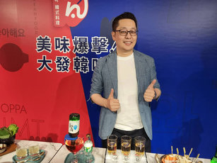  王品首度開出韓式料理品牌「初瓦」，王品集團休閒餐飲事業群總經理吳憲政（圖）看好韓式料理對台灣消費者的強大吸引力。（圖／中央社）