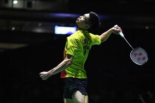 台灣羽球一哥周天成27日在世界羽球錦標賽4強，以15比21、17比21不敵現役世界球王、丹麥名將安賽龍，獲得銅牌，這也是周天成生涯在世錦賽所拿下的最佳名次。（圖／GettyImages）