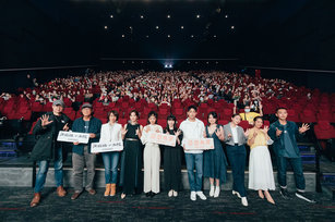 電影「流麻溝十五號」監製張永昌（左起）、出品人姚文智、導演周美玲6日率片中主要演員在台北出席首場媒體試片，與700名觀眾回到70年前的台灣，看見女性政治受難者的故事。（圖／牽猴子提供）
