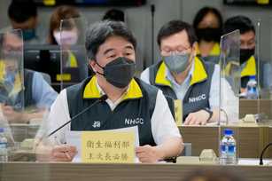 指揮中心指揮官王必勝（圖）21日說，疫情趨勢穩定向下，將針對包括確診者的7+7隔離天數等調整，減少11月26日受影響無法投票人數，會請中選會公告。資料照。（圖／翻攝自王必勝臉書）