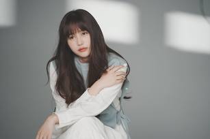 影集良辰吉時主題曲I Promise因不符報獎規定，文化部1日宣布取消金鐘獎主題歌曲獎資格，改由俗女養成記2插曲「蚵仔麵線」獲獎。讓導演嚴藝文、歌手琳誼（圖）興奮準備開吃蚵仔麵線。資料照。（圖／翻攝自琳誼臉書）