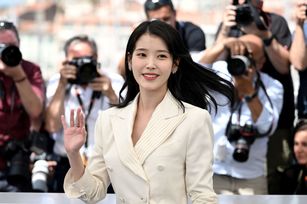 南韓影星李鍾碩與南韓女神IU（圖）被爆出正在熱戀，兩人在耶誕節同遊日本名古屋。兩人經紀公司已分別證實報導，希望各界溫暖看待這段戀情。資料照。（圖／GettyImages）