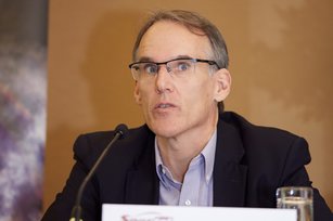 世界棒球經典賽在官方社群發布各組宣傳圖，A組獨缺地主國台灣球員；WBC今天換上有台灣好手林子偉的新圖，WBC主席史莫爾（圖）也為錯誤致歉。資料照。（圖／GettyImages）