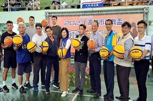 2023高雄市社教盃三對三籃球鬥牛賽。(圖／葉子棻)