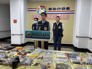 屏東縣政府警察局配合內政部警政署規劃全國同步「掃黑、肅槍及打詐專案行動」（屏東縣警察局提供）