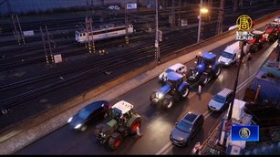 不滿歐盟綠色新政 捷克農民駕拖拉機遊行抗議