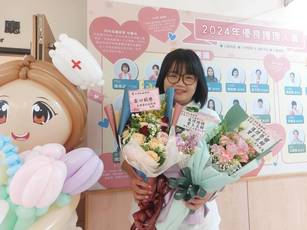 光田資深護理師王妤如已任職十年，出國旅遊搭機時救人，感恩護理專業成就人生價值。（光田綜合醫院提供）