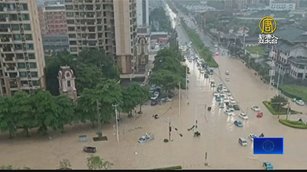 廣西南寧暴雨釀內澇 街道成河 車輛沒頂
