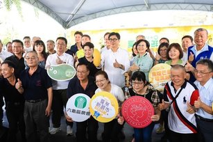 夏祭新鮮市「芒果之王」霸氣登場。(圖／高市府)