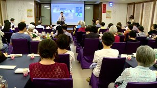 李有甫談亂世自保與養生 呼籲人類重視道德提升（新唐人羅金星拍攝）