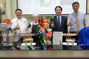 陳怡蓁同學預計9月份再代表台灣至法國里昂參加世界大賽。6/25(二)早上舉行成果發表，邀請校內師長為陳怡蓁同學加油勉勵。（屏東科技大學提供）