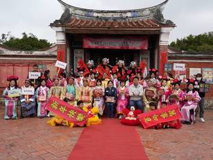 彰化家扶發起的年菜募集活動邁入第10年，今年重返秀水鄉益源古厝舉辦，並邀請福興、鹿港、秀水鄉近200戶家庭參與。 （圖／彰化家扶中心提供）