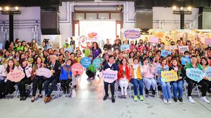 高雄婦女節 放映紀錄片看見女性力量綻放。(圖／高雄市政府)