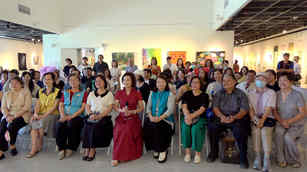 翔鳳會員藝術公益聯展 藝起傳愛溫暖社會。(圖／葉子棻)