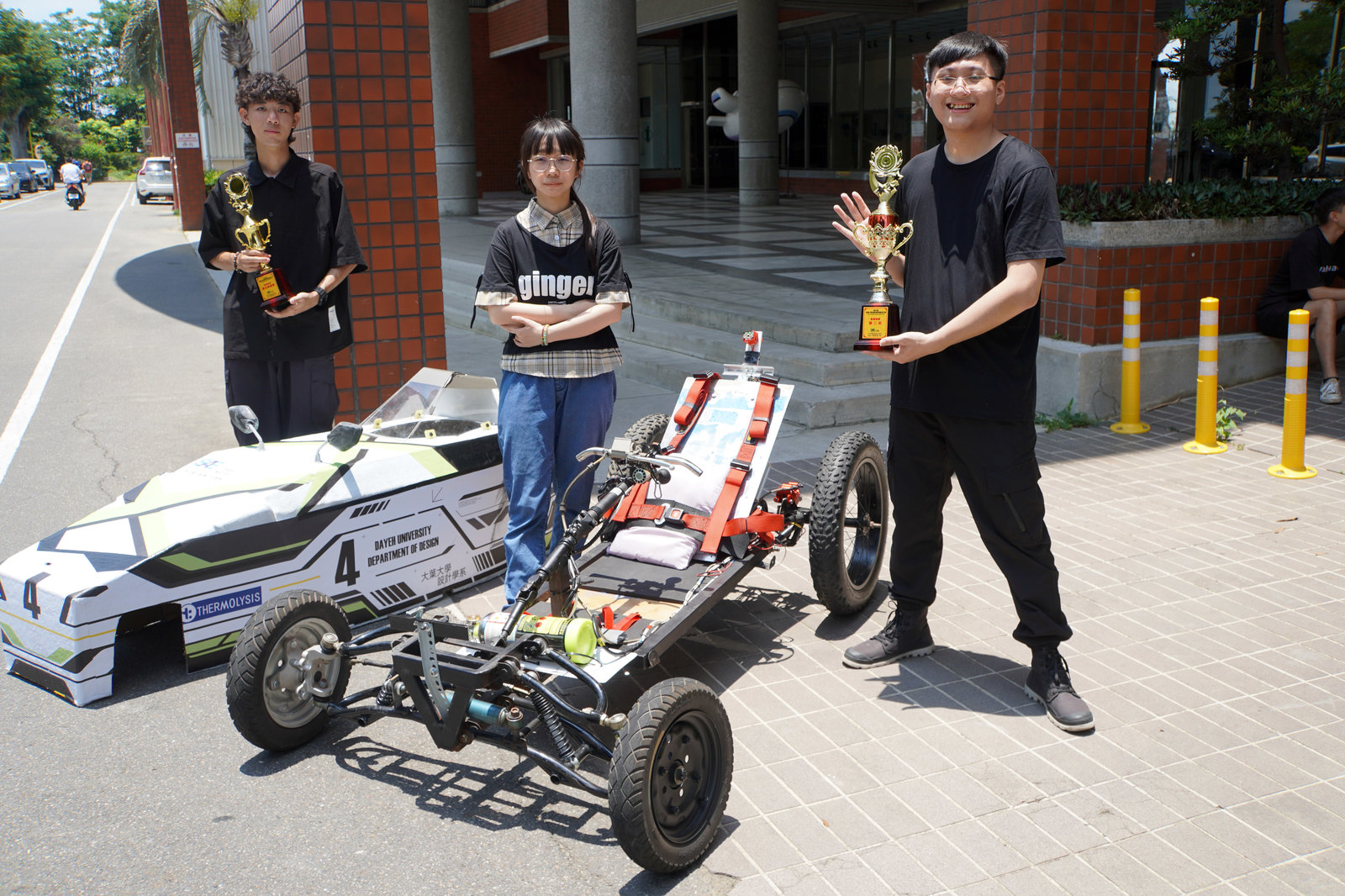 大葉大學設計學系 勇奪第33屆環保節能車大賽雙獎項 - 新唐人亞太電視台