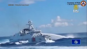 海警船被「斷頭」中共狂刪文 菲律賓贈勳表揚官兵
