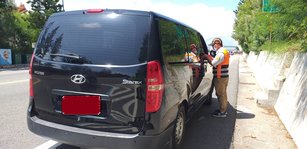 澎湖監理站呼籲民眾拒搭白牌車，應選擇合法計程車或大眾運輸，共同守護乘車安全。（圖／澎湖監理站提供）