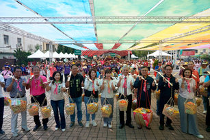 高雄「風神四甲子」千人挑擔從護糧到祈福。（圖／高市客委會）