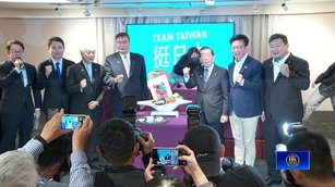 謝長廷吃海鮮挺日：中共突襲禁令只會困擾漁民
