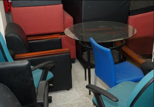 去實體家具店或家具展採購家具，不受消費者保護法第19條中的7日內不附理由的解約權保障，民眾如果想主張解除契約，要舉證遭到詐欺或家具有重大瑕疵並不容易，消費者通常較為吃虧(新竹縣政府 提供)