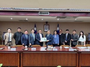 2026世界連鎖加盟年會確定在台灣舉辦，協會代表拜會經濟部長龔明鑫。（台灣連鎖加盟促進協會提供）