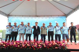 「2026義竹鴿笭文化季」在埤子頭聖德宮（媽祖廟）舉辦開籠儀式。嘉義縣長翁章梁、立委蔡易餘、縣議員翁聰賢、黃金茂、義竹鄉長黃政傑等人共同出席，見證義竹鴿笭地區的傳統文化與歷史魅力(嘉義縣府 提供)