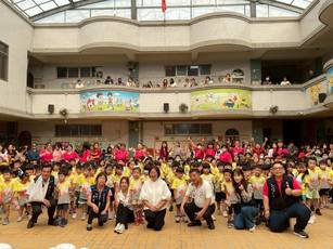 歡慶母親節 民雄鄉立幼兒園舉辦親子園遊會（民雄鄉公所提供）