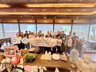 台中場「農特產品創意行銷與導覽解說暨數位A I實戰課程」工作坊（嘉大提供）