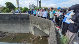 巴威颱風逼近 周春米巡視屏東防颱整備(屏東縣政府提供)