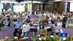 表揚219位屏東優秀老師 周春米感謝為教育奉獻