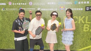 廖威廉（左起）、曾國城、方芳芳及任容萱出席活動挺公益。（記者胡宗翰／攝影）